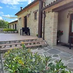 Terrace Retreat In The Marche Lejlighed *