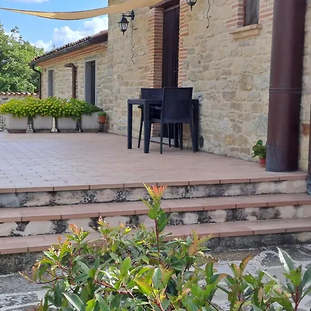 Terrace Retreat In The Marche Appartamento