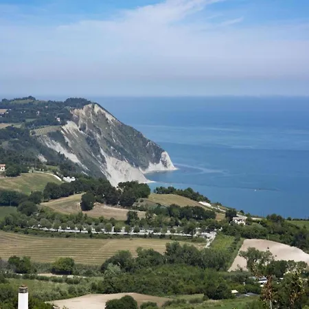 Terrace Retreat In The Marche Apartman *